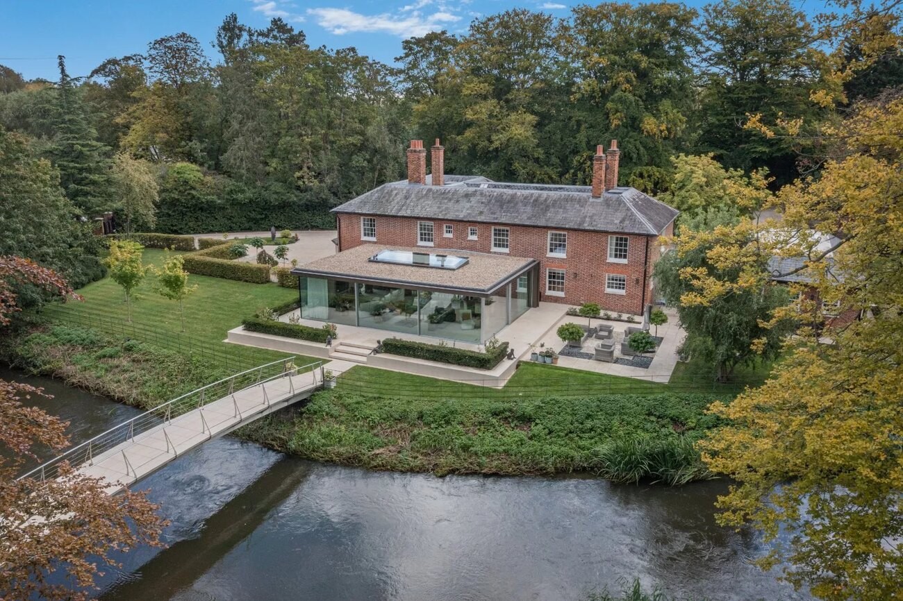 Singer Kate Bush's former Berkshire home lists for GBP11.5mil